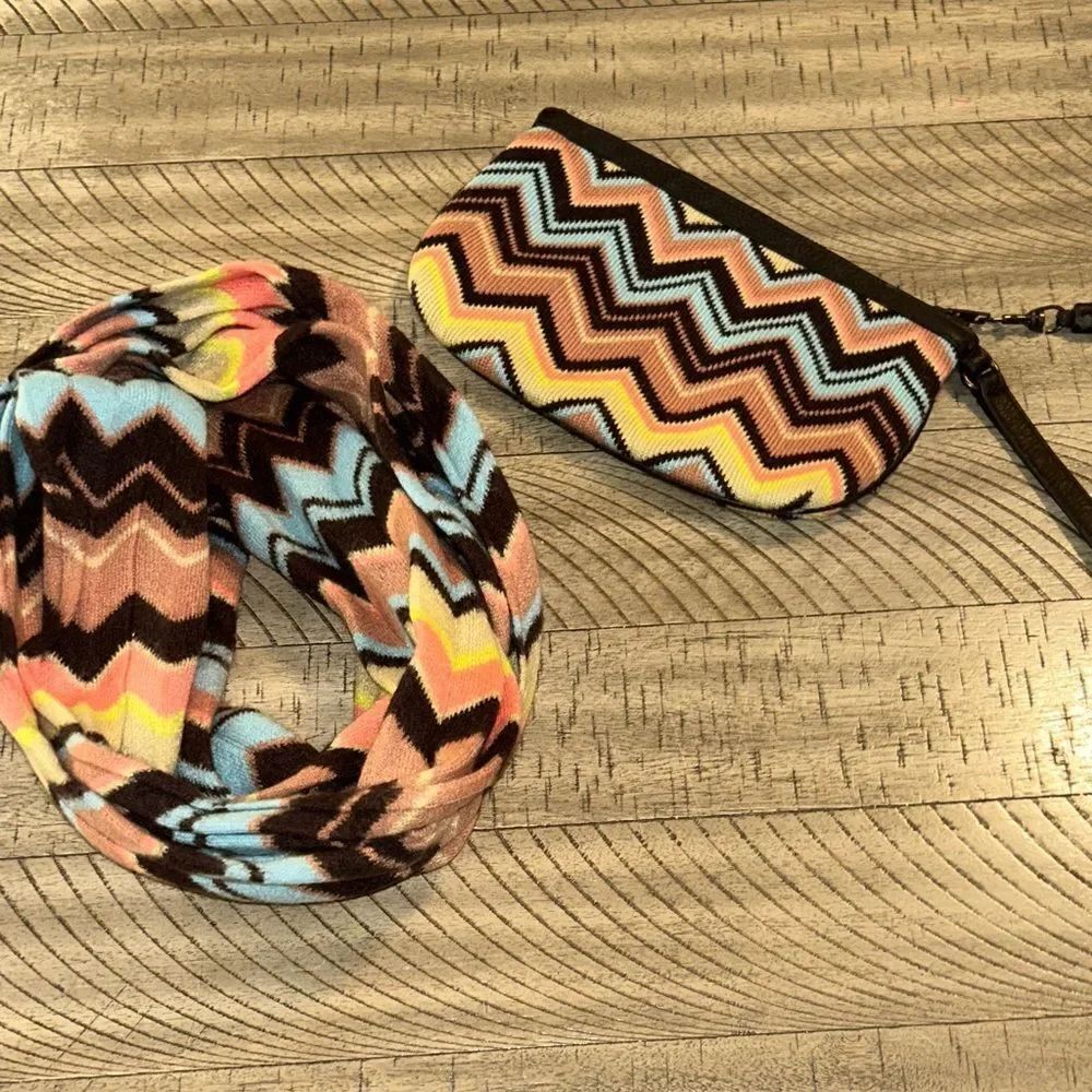 Rare set Missoni for Target Zigzag Infinity Scarf 🧣 and Tassle Zip Pouch 👝
